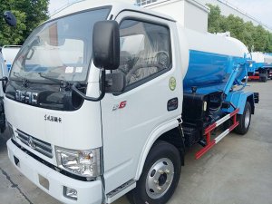 不上牌4方福瑞卡 餐廚垃圾車(chē)