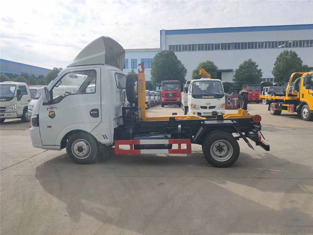 國六5方東風(fēng)D6 勾臂垃圾車