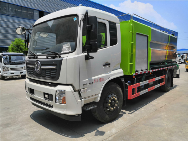 東風(fēng)多利卡4和2清洗吸污車