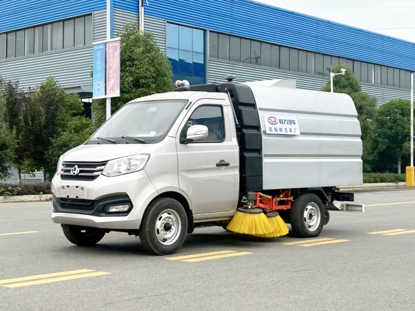 國(guó)六藍(lán)牌長(zhǎng)安3方掃路車