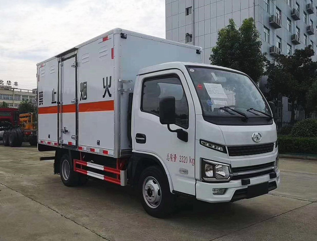 1.7噸躍進(jìn)國六爆破器材車
