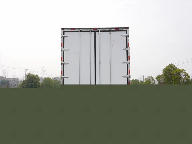解放J6L小三軸冷藏車