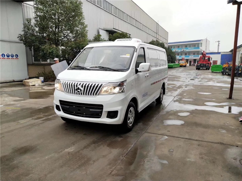 國六 南京依維柯短軸面包冷藏車