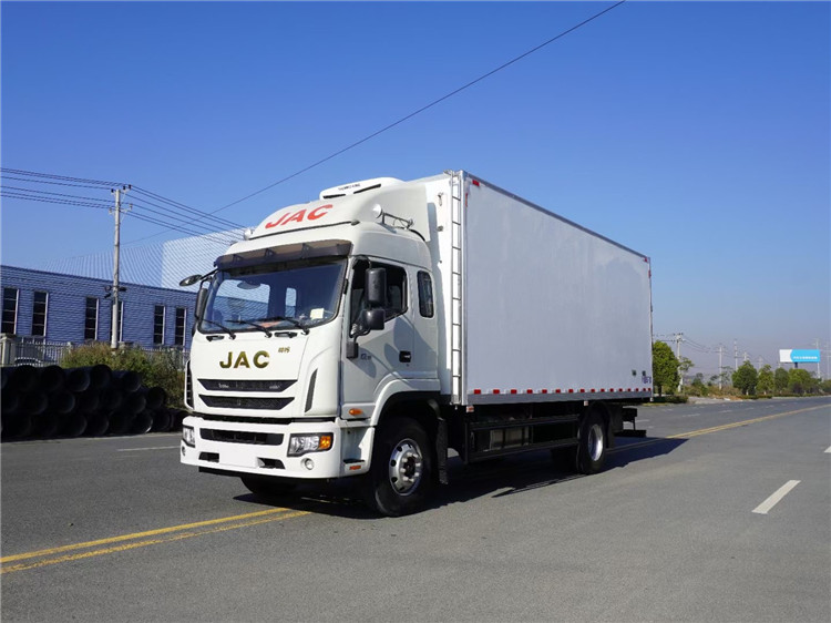 國六 福田奧鈴大黃蜂6.8米冷藏車
