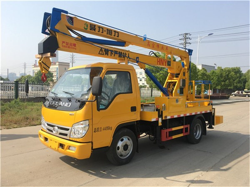 國(guó)六福田 13.5米折臂高空作業(yè)車(chē)