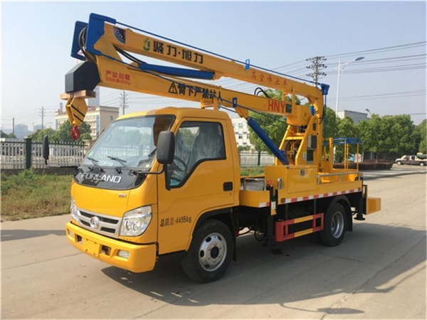 國(guó)六福田 13.5米折臂高空作業(yè)車(chē)