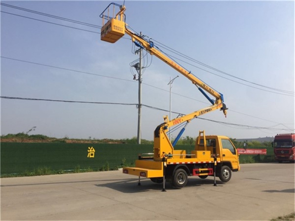 國(guó)六福田 13.5米折臂高空作業(yè)車(chē)